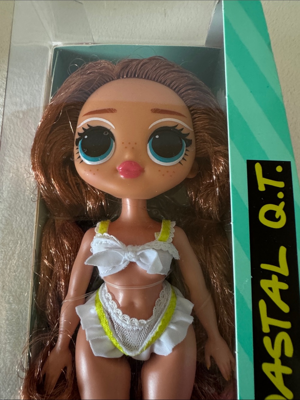 LOL Surprise OMG *Coastal Q.T.* Swim Fashion Doll - Picture 5 of 6